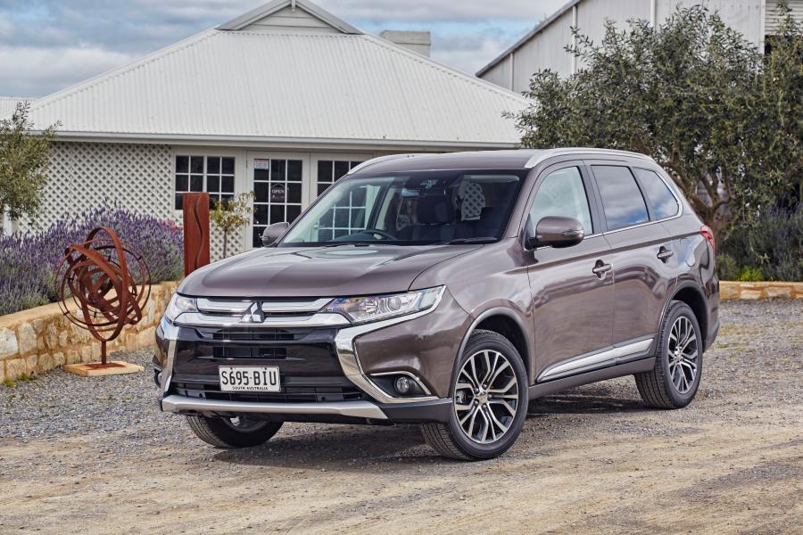  Mitsubishi Outlander 2015 года  (AU) (фото 7 из 40)